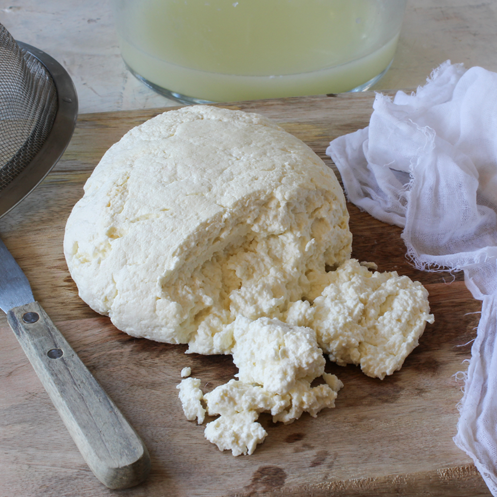How to make Ricotta from milk and yogurt whey
